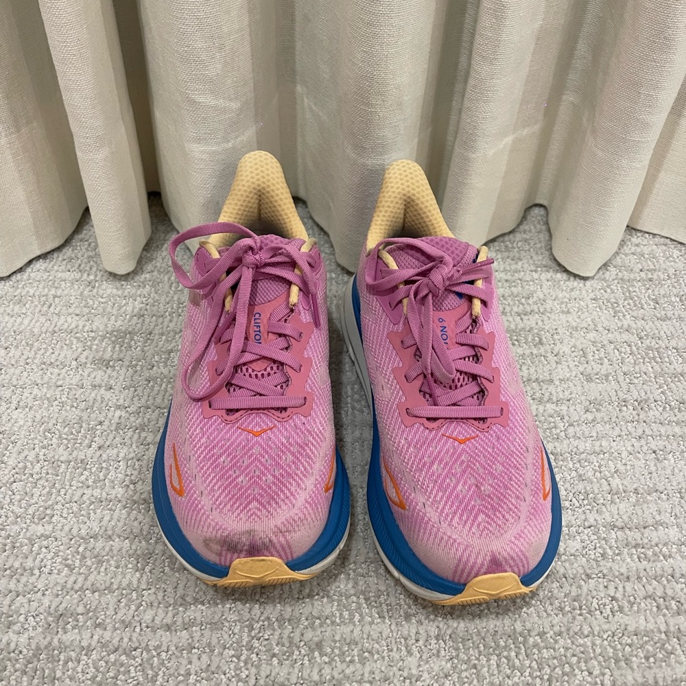 Hoka Cliftons 9 Pink